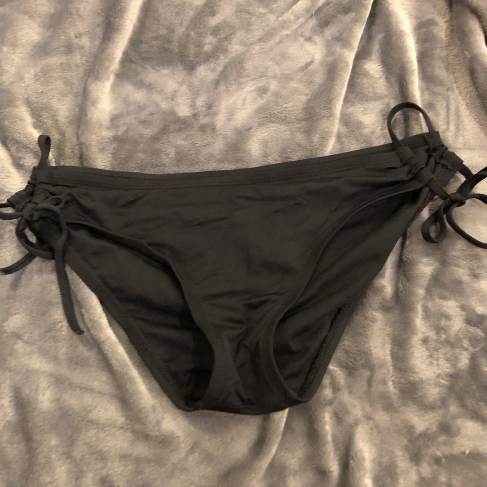 Black bikini bottoms
